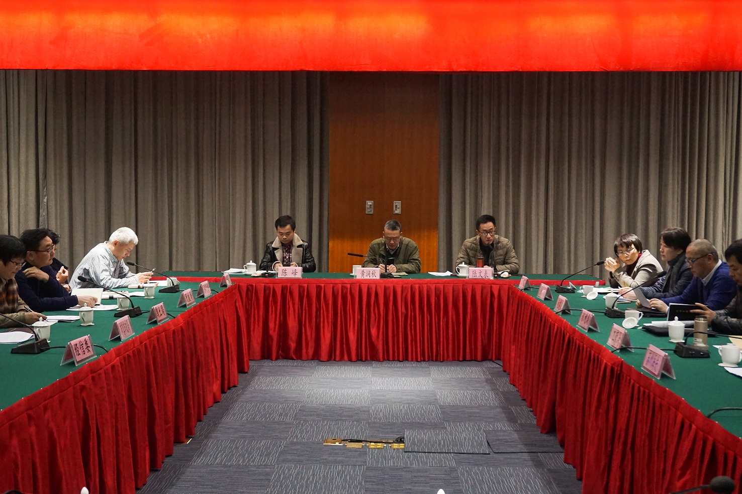 �����ٿ������м����ŷ����������蹤����̸��